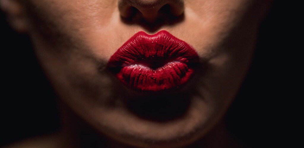 Malu bibir gelap! Dapatkan bibir merah dengan cara begini