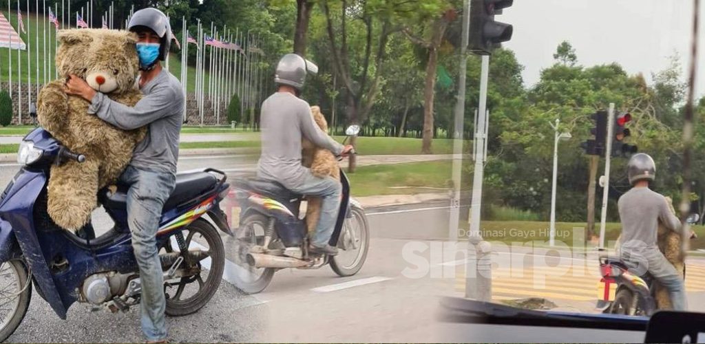 Lelaki bermotosikal bawa teddy bear undang sebak, warganet murah hati ingin sumbang alat mainan