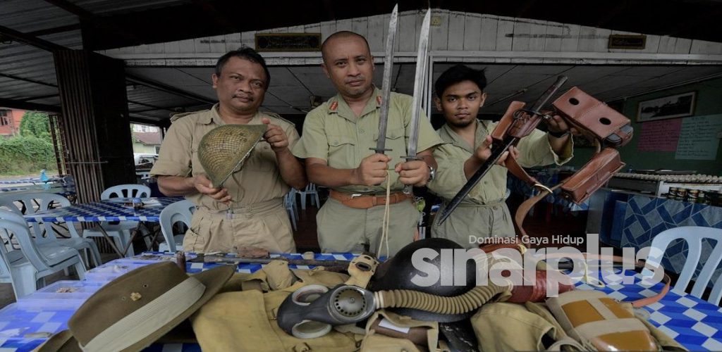 Tiga sahabat kongsi hobi ‘rare’, lakon semua momen perang buat tontongan generasi akan datang