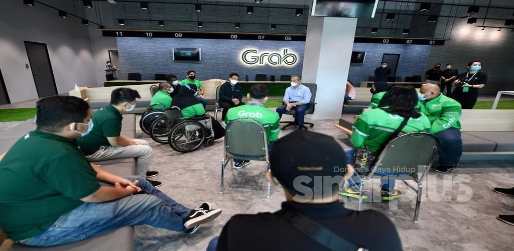 Luahan hati pemandu dan penghantar Grab dapat perhatian PM
