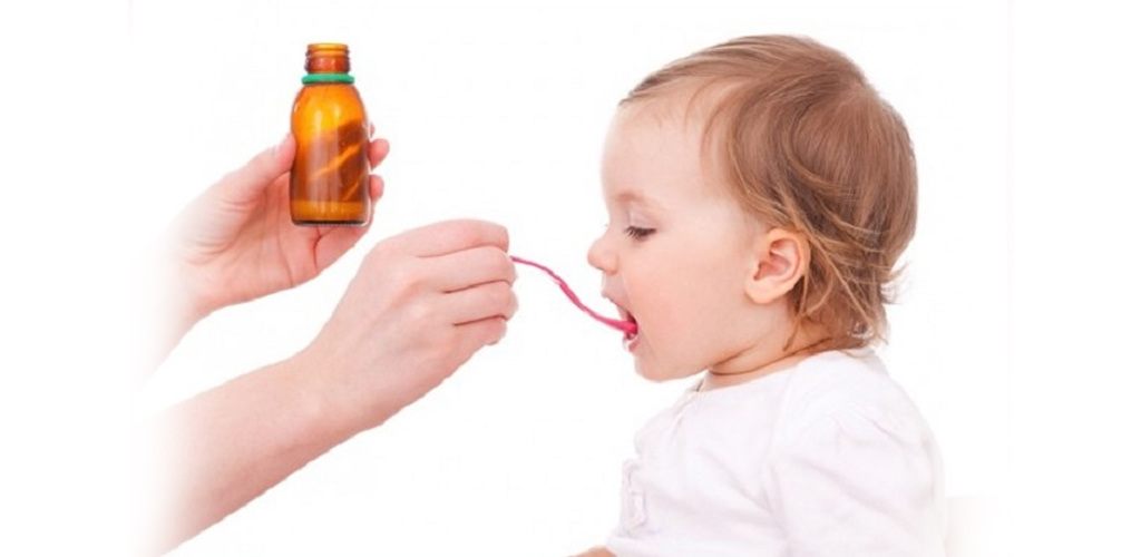 Jika susah beri anak makan ubat, ibu bapa boleh guna 8 strategi ini