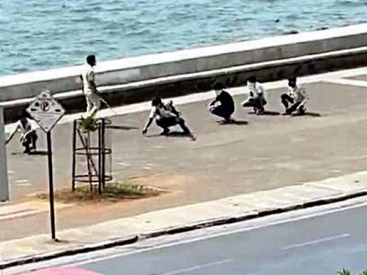 Lima pemuda didenda jalan itik gara-gara tidak memakai pelitup muka