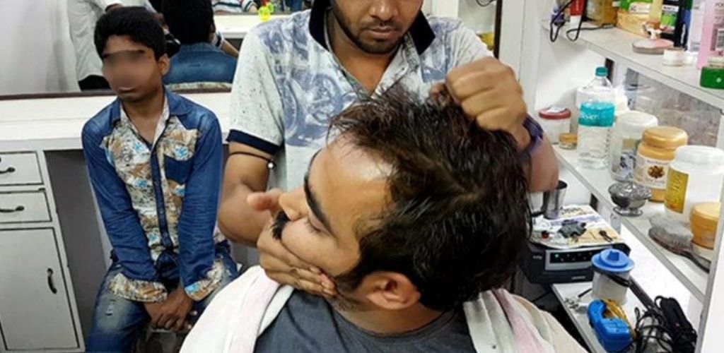 Lelaki sesak nafas lepas minta urut tengkuk bunyi ‘letup’ di kedai gunting