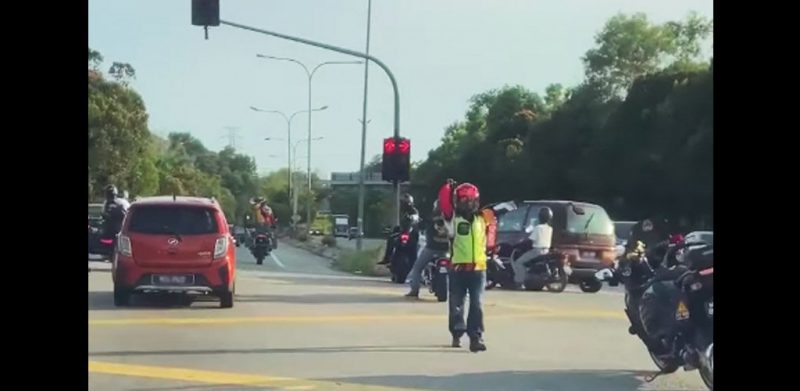 Tular video 'marsyal' kawal lalu lintas cetus amarah, dijejaki polis