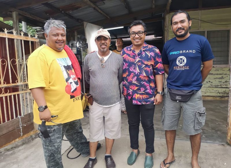 Dari kiri, Penolong Pengarah Man Kobena, Sabri Yunus, Penerbit Datuk Razlan Ismail dan Pengarah Fotografi Shah Faizul.