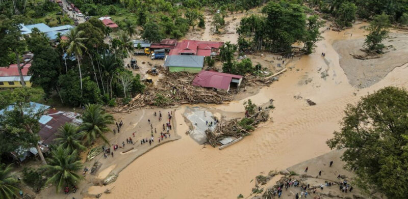 Sedihnya! Mayat wanita hamil, ibu mentua ditemui berpelukan, 8 fakta banjir di Baling