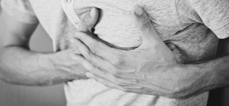 Sakit dada sering dikaitkan dengan serangan jantung, tapi ini 10 sebab lain masalah itu mungkin terjadi