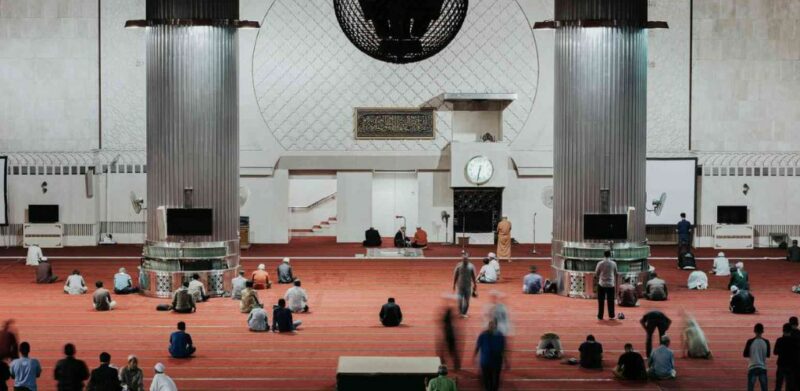 isteri bersalin ketika solat jumaat (3)