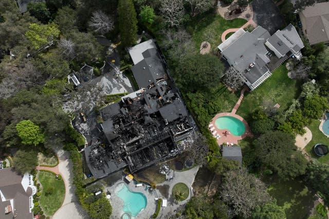 Cara_Delevingne_House_Fire_46552
