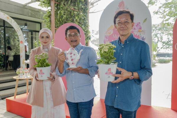 Official Launch Ceremony by Dato' Sri Siti Nurhaliza, En. Azmi Zainal & Mr Loi Tuan Ee
