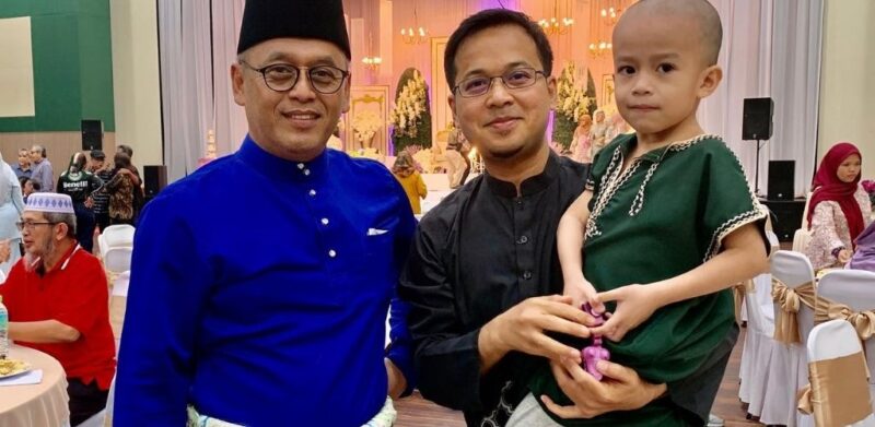 Tular video di atas pelamin Zainal Ariffin berkahwin (1)